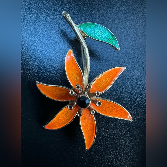 Vintage Florenza gold-tone and enamel flower brooch - Picture 4 of 5
